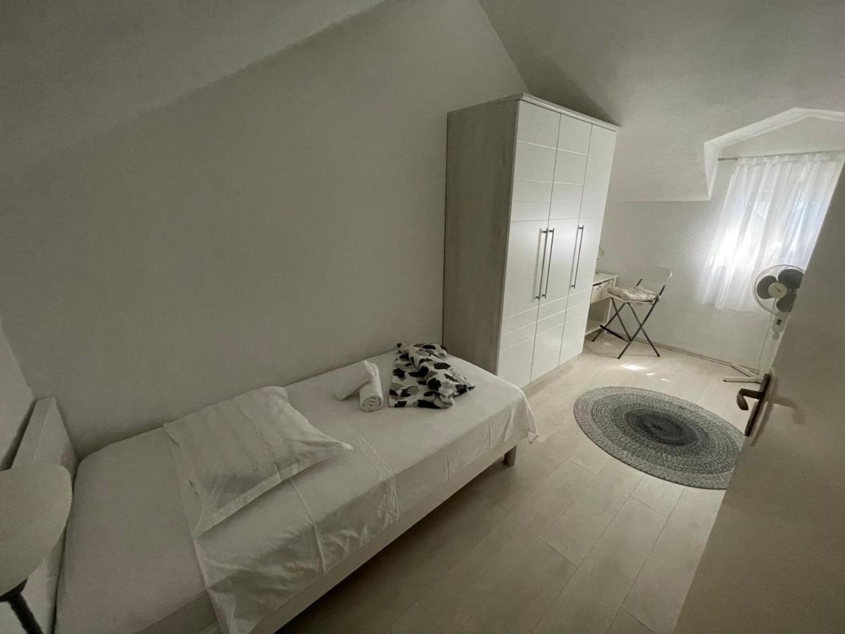 Vacation House Marin With Jacuzzi - Bol, Brac Luaran gambar