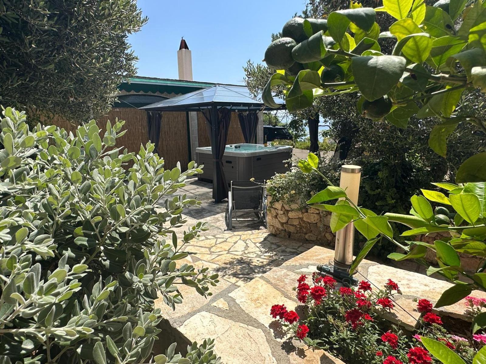 Vacation House Marin With Jacuzzi - Bol, Brac Luaran gambar